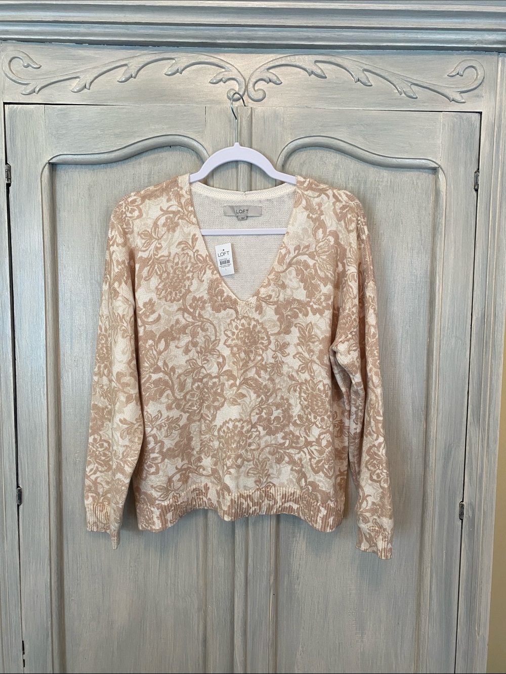 LOFT Tan and Cream Floral V-Neck Sweater